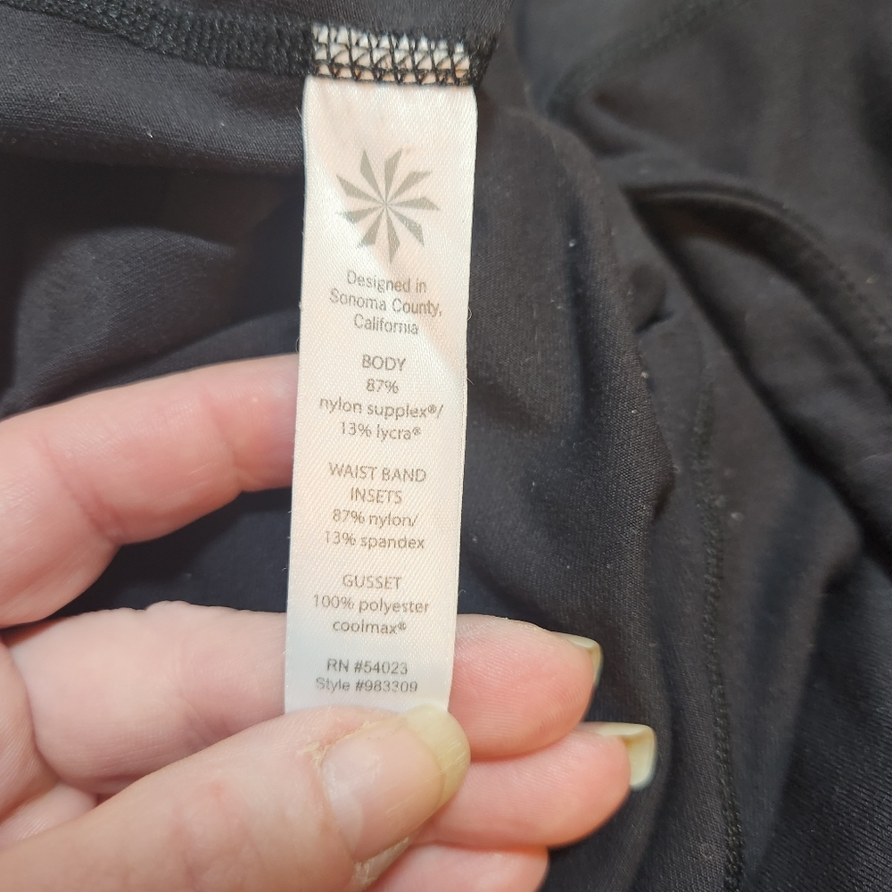 2 )‎ pair Athleta cropped leggings  #983309 - Picture 6 of 8